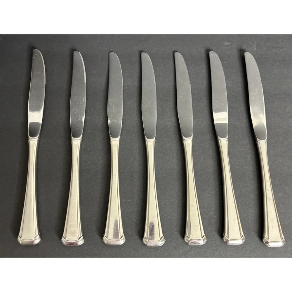 7 Oneida Maestro St. Leger Dinner Knives Stainless 9 1/8